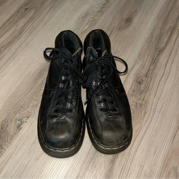 Dr. Martens y2k VTG Black Leather Men\'s Boots with Yellow Stitching main image 9